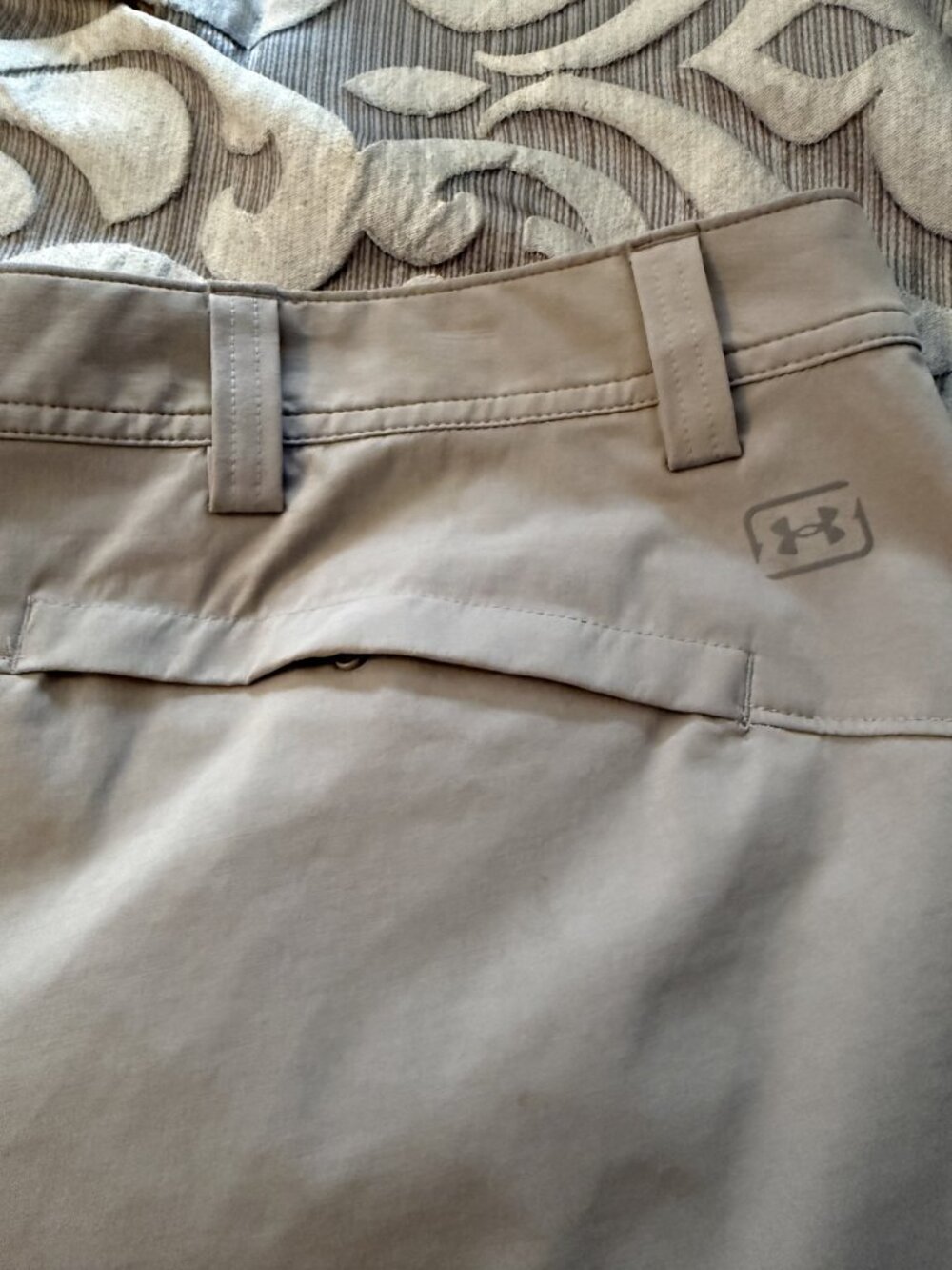 Under Armour Fish Pro Hunter 2.0 Cargo Shorts Size 40 Khaki Tan Pockets UPF 50+ - Picture 6 of 12